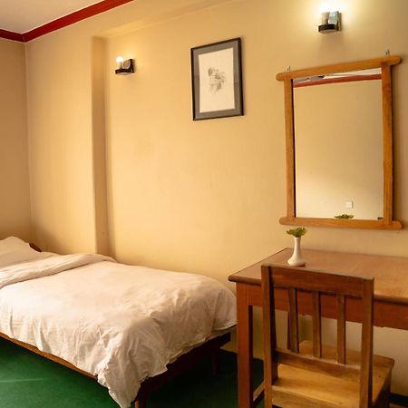 Nepali Cottage Guest House Pokhara Exterior foto