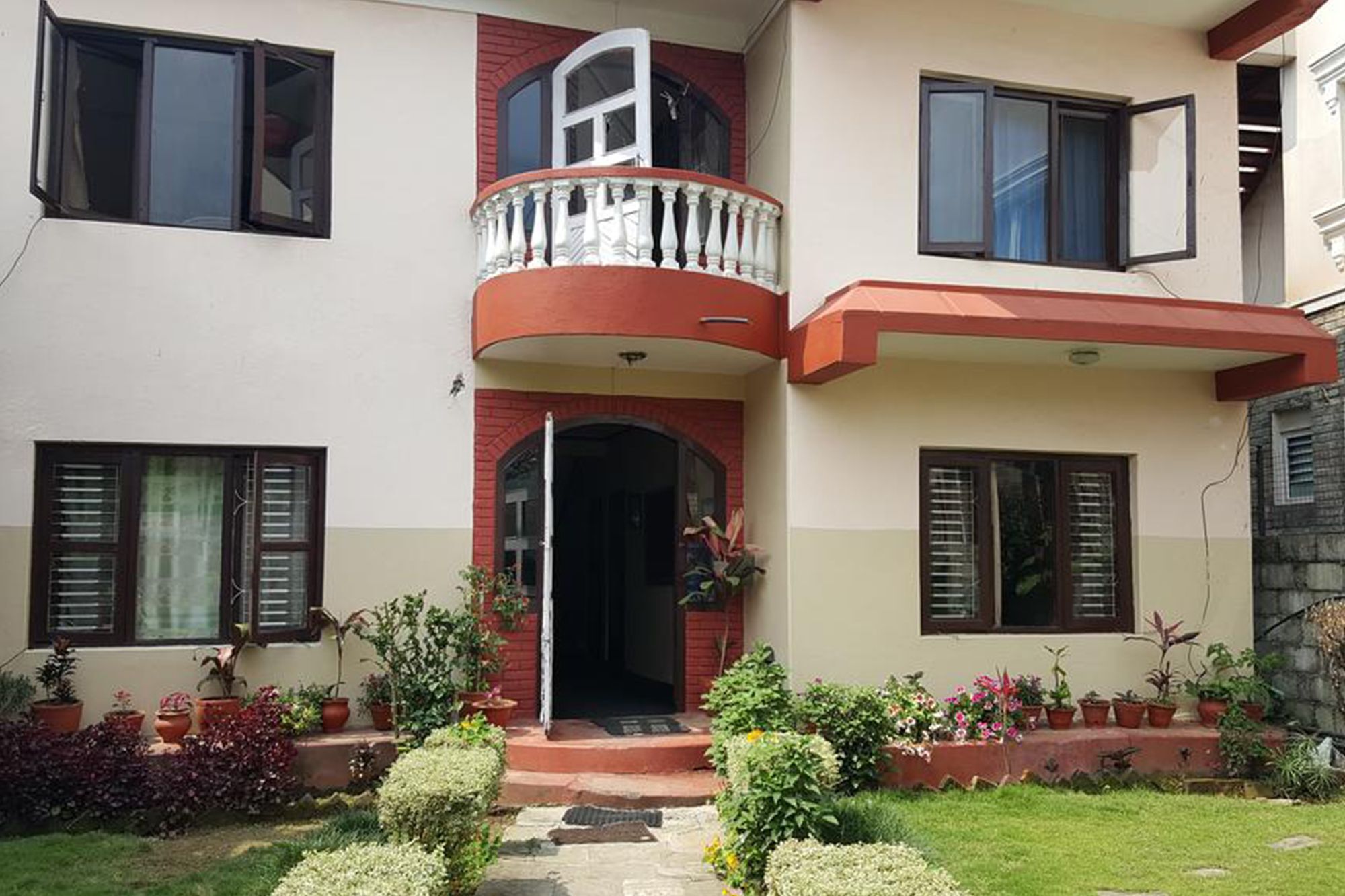 Nepali Cottage Guest House Pokhara Exterior foto